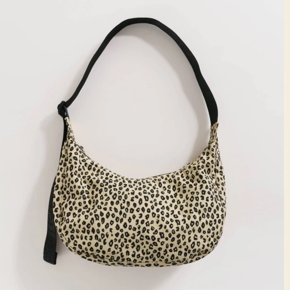 BAGGU Medium Nylon Crescent Bag